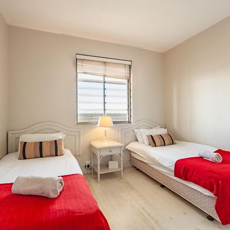 Luxury Private Beachfront 2 Bedroom Dolphin Apartment, Blouberg, Cape Town Exterior photo